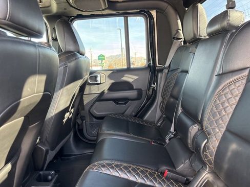 Used 2022 Jeep Gladiator Overland image 17