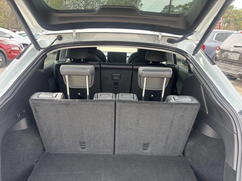 Used 2022 Tesla Model Y Long Range image 34