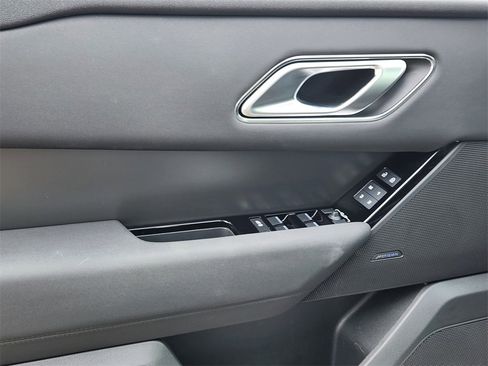 Used 2025 Land Rover Range Rover Velar Dynamic SE image 3