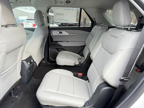 New 2026 Ford Explorer Active w/ Active Comfort Package image 14