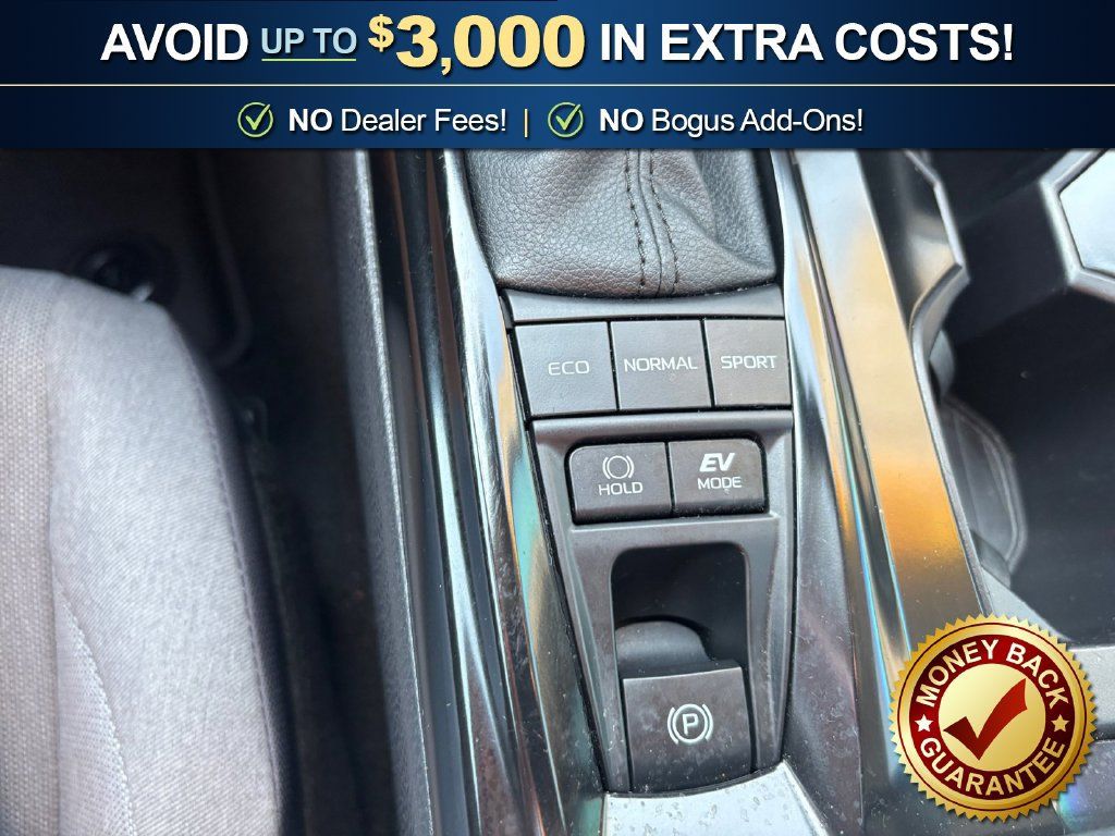 Used 2025 Toyota Camry LE w/ Convenience Package FWD image 28