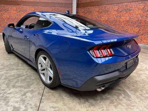 Used 2024 Ford Mustang Coupe image 3