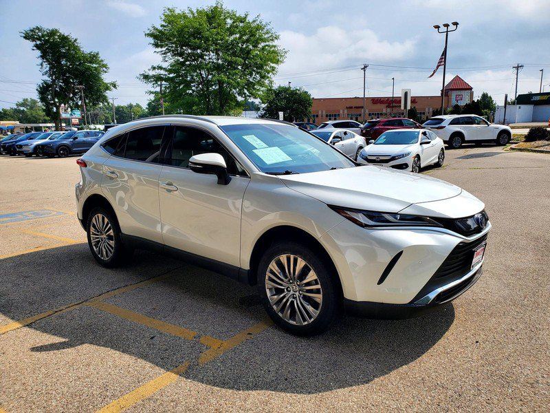 Used 2022 Toyota Venza Limited AWD/4WD image 3