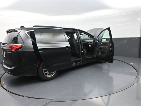 New 2026 Chrysler Pacifica Select image 31