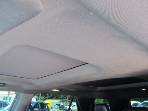 Used 2017 Ford Explorer Limited image 20