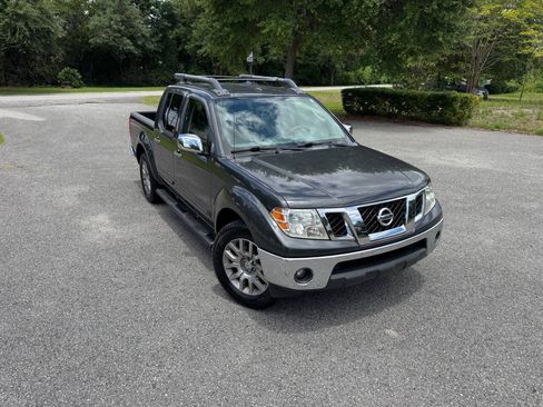 Used 2011 Nissan Frontier SL RWD image 40