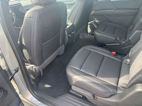 Used 2025 GMC Acadia Elevation w/ Elevation Premium Package image 15