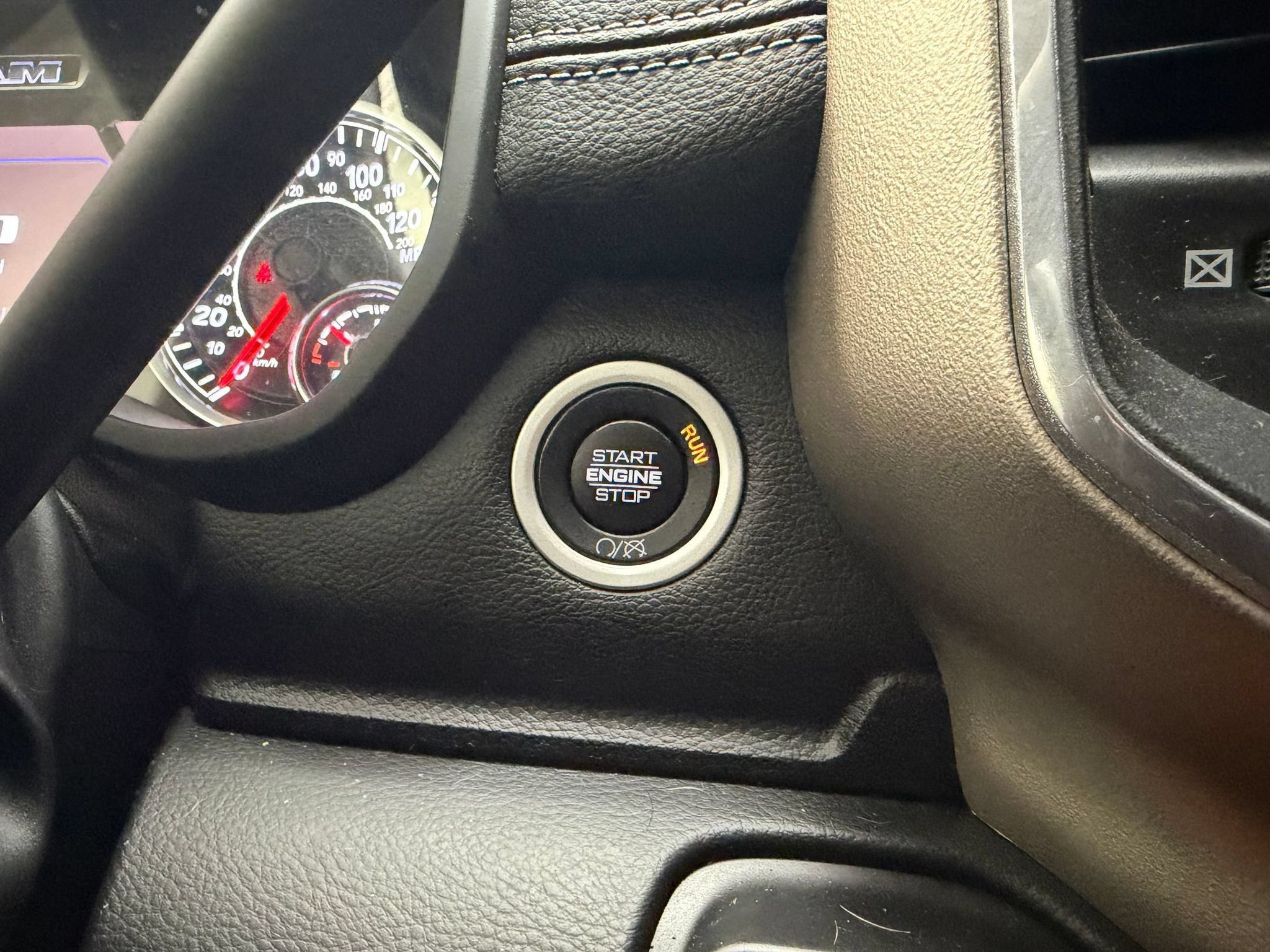 Used 2020 RAM 2500 Laramie AWD/4WD image 14
