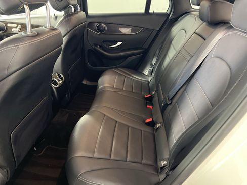 Used 2020 Mercedes-Benz GLC 300 4MATIC image 24