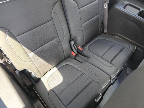 Used 2023 GMC Acadia Denali w/ Denali Technology Package FWD image 14