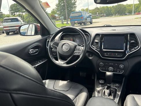 Used 2021 Jeep Cherokee Limited AWD/4WD image 9
