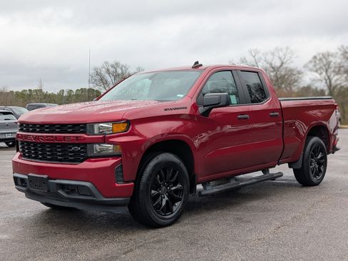 Used 2020 Chevrolet Silverado 1500 Custom w/ Custom Value Package image 5