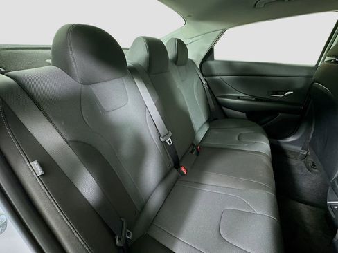 Certified 2025 Hyundai Elantra SE image 26