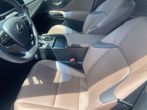 Used 2023 Lexus ES 350 w/ Premium Package FWD image 6