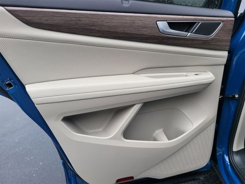 Certified 2025 Volkswagen Atlas SEL image 11