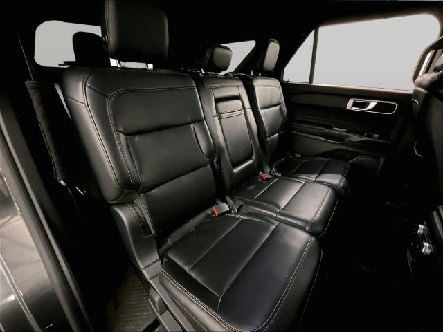 Used 2020 Ford Explorer XLT w/ Equipment Group 202A AWD/4WD image 26
