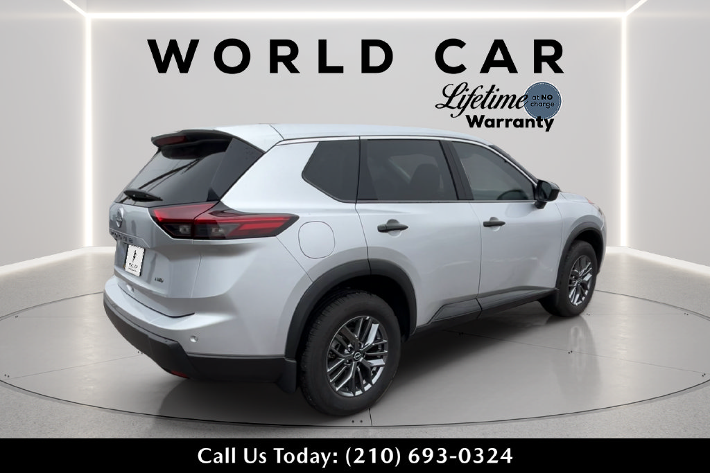 Used 2025 Nissan Rogue S AWD/4WD image 3