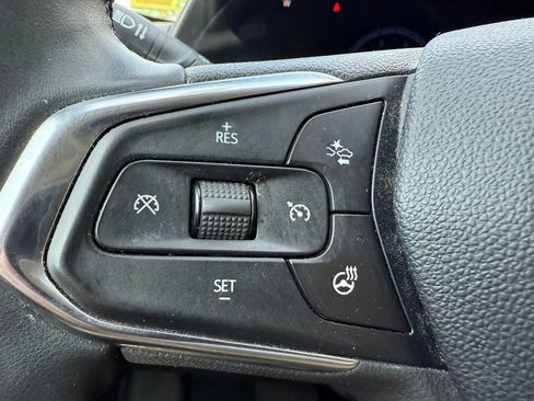 Used 2024 Chevrolet Trax ACTIV w/ Sunroof Package FWD image 35