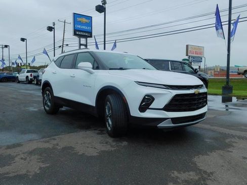 Used 2023 Chevrolet Blazer LT w/ Convenience Package FWD image 4