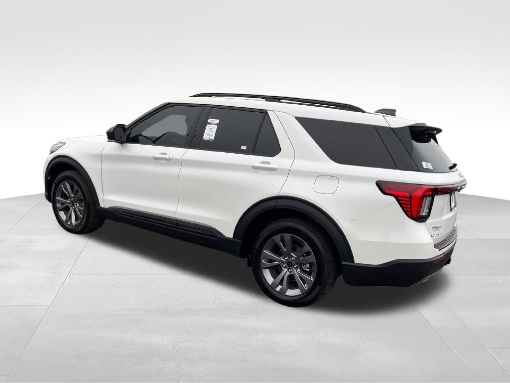 Used 2026 Ford Explorer Active w/ Active Comfort Package AWD/4WD image 3