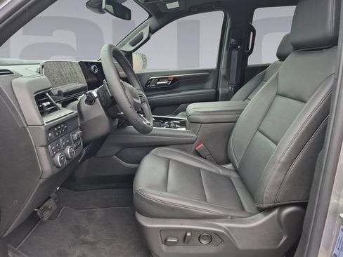 Used 2025 Chevrolet Tahoe Z71 w/ Comfort Package AWD/4WD image 10