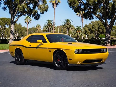 Used 2012 Dodge Challenger SRT8 Yellow Jacket w/ Premium Sound Group image 2