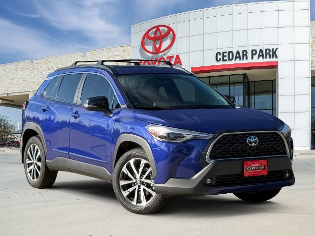 Used 2025 Toyota Corolla Cross XLE FWD image 1