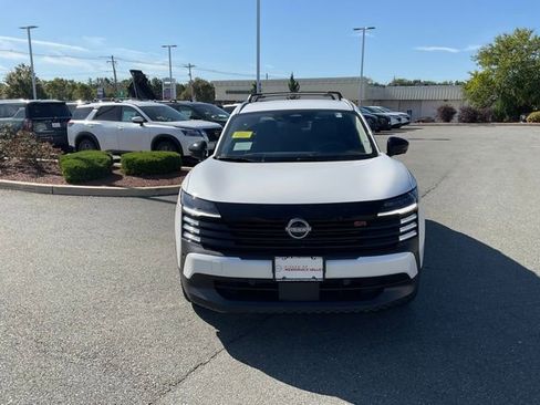 New 2026 Nissan Kicks SR w/ Cold Weather Package AWD/4WD image 2