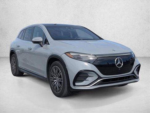 Certified 2023 Mercedes-Benz EQS 580 4MATIC SUV image 4