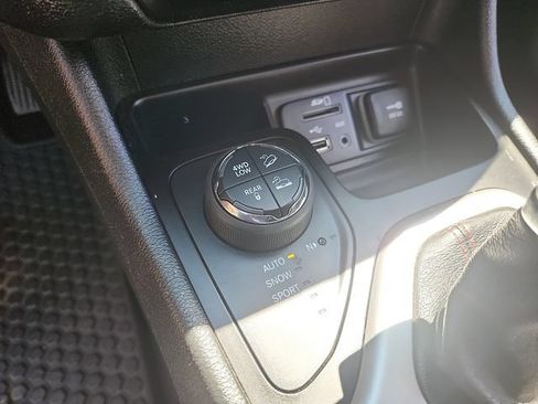 Used 2014 Jeep Cherokee Trailhawk w/ Comfort/Convenience Group AWD/4WD image 26