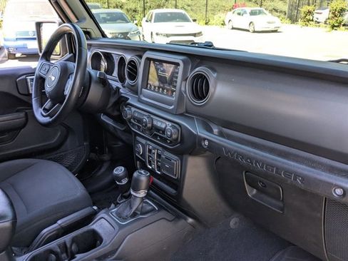 Used 2022 Jeep Wrangler Unlimited Willys image 20