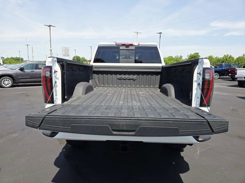 Used 2024 GMC Sierra 2500 AT4 w/ AT4 Premium Plus Package AWD/4WD image 19