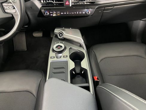 Used 2024 Kia EV6 Light image 16