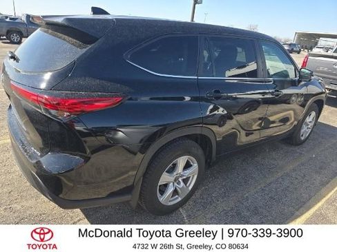 Used 2023 Toyota Highlander LE image 5