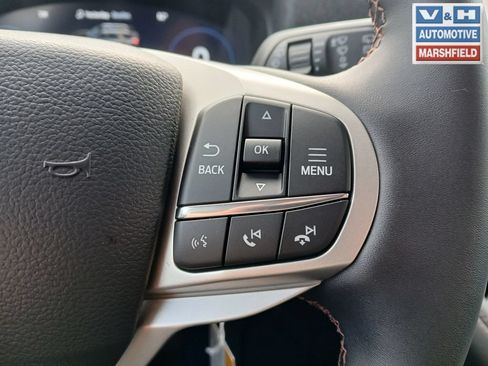 New 2026 Ford Explorer Active w/ Active Comfort Package AWD/4WD image 17