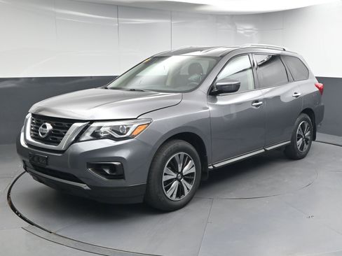Used 2020 Nissan Pathfinder S image 8