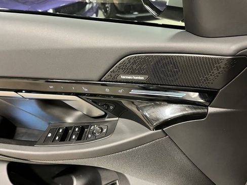 Used 2025 BMW 530i xDrive image 28