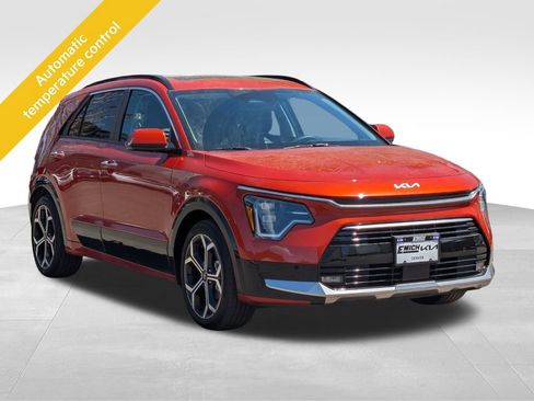 Used 2023 Kia Niro SX Touring FWD image 7