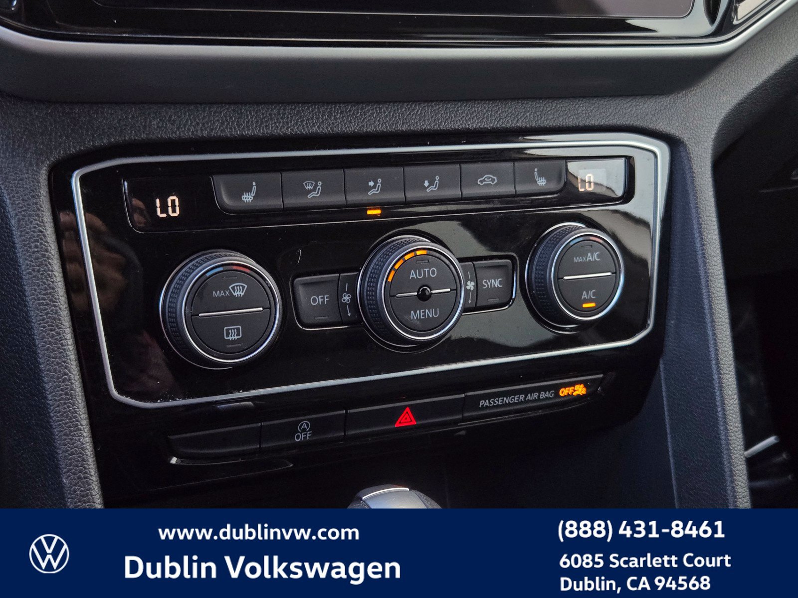 Certified 2023 Volkswagen Atlas Cross Sport SE FWD image 17