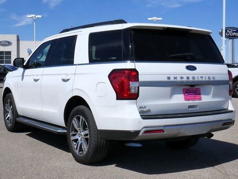Used 2022 Ford Expedition XLT AWD/4WD image 5