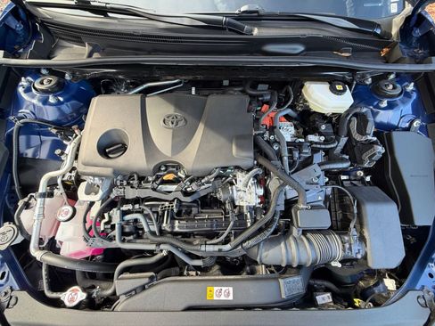 Used 2025 Toyota Camry SE image 32