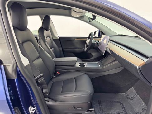 Used 2022 Tesla Model Y Long Range image 16