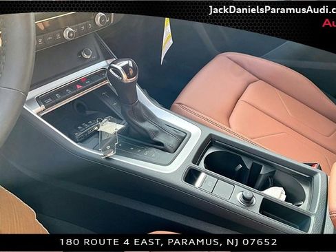 New 2025 Audi Q3 2.0T Premium image 8