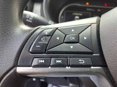 Used 2020 Nissan Kicks SV FWD image 20