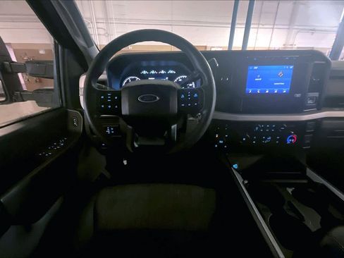 Used 2024 Ford F250 XLT AWD/4WD image 5