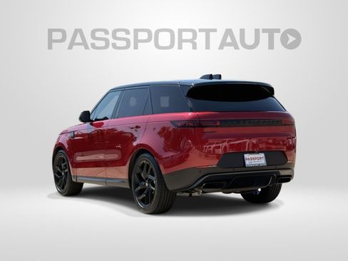 Used 2025 Land Rover Range Rover Sport SE AWD/4WD image 4