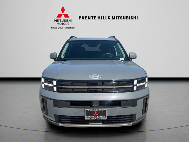 Used 2025 Hyundai Santa Fe Limited FWD image 2