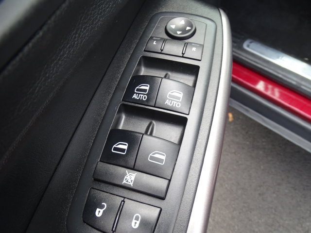 Used 2019 Jeep Cherokee Limited AWD/4WD image 11
