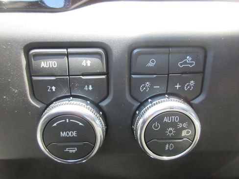New 2026 GMC Sierra 1500 AT4 AWD/4WD image 19