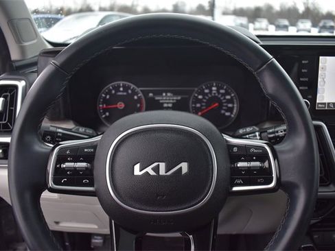 Certified 2023 Kia Sorento S w/ Panoramic Sunroof Package image 29